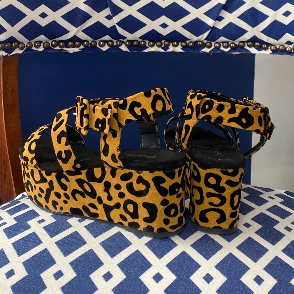 Leopard print wedge flatform platform strappy ankle strap sandal heels sz 6.5 - Picture 6 of 6